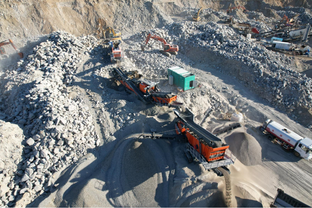 How to choose between mobile crushing station and fixed crushing production line?